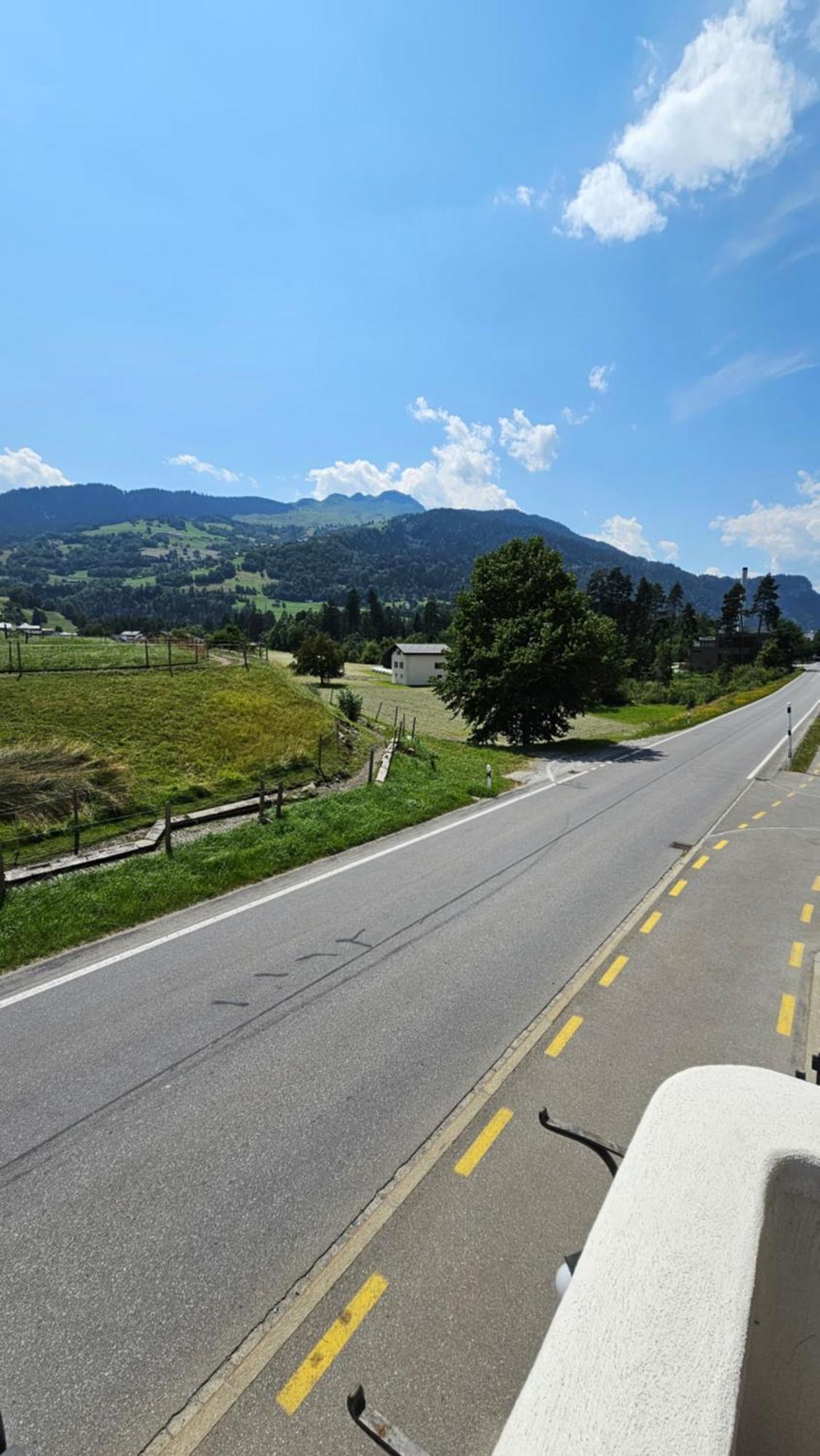 Landgasthof Zum Glenner Ilanz/Glion Екстериор снимка
