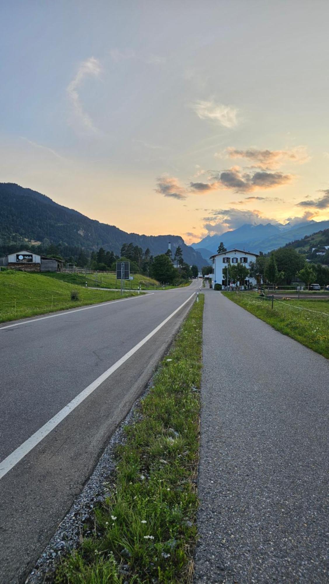 Landgasthof Zum Glenner Ilanz/Glion Екстериор снимка