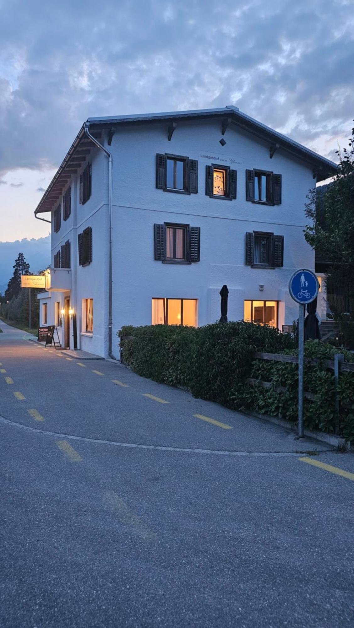 Landgasthof Zum Glenner Ilanz/Glion Екстериор снимка